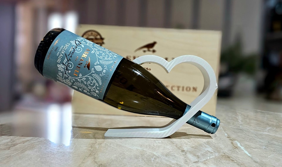 ღვინის ბოთლის ჰოლდერი – გული